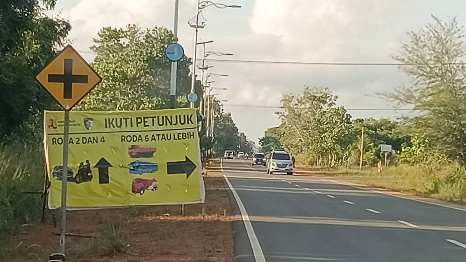Spanduk arah