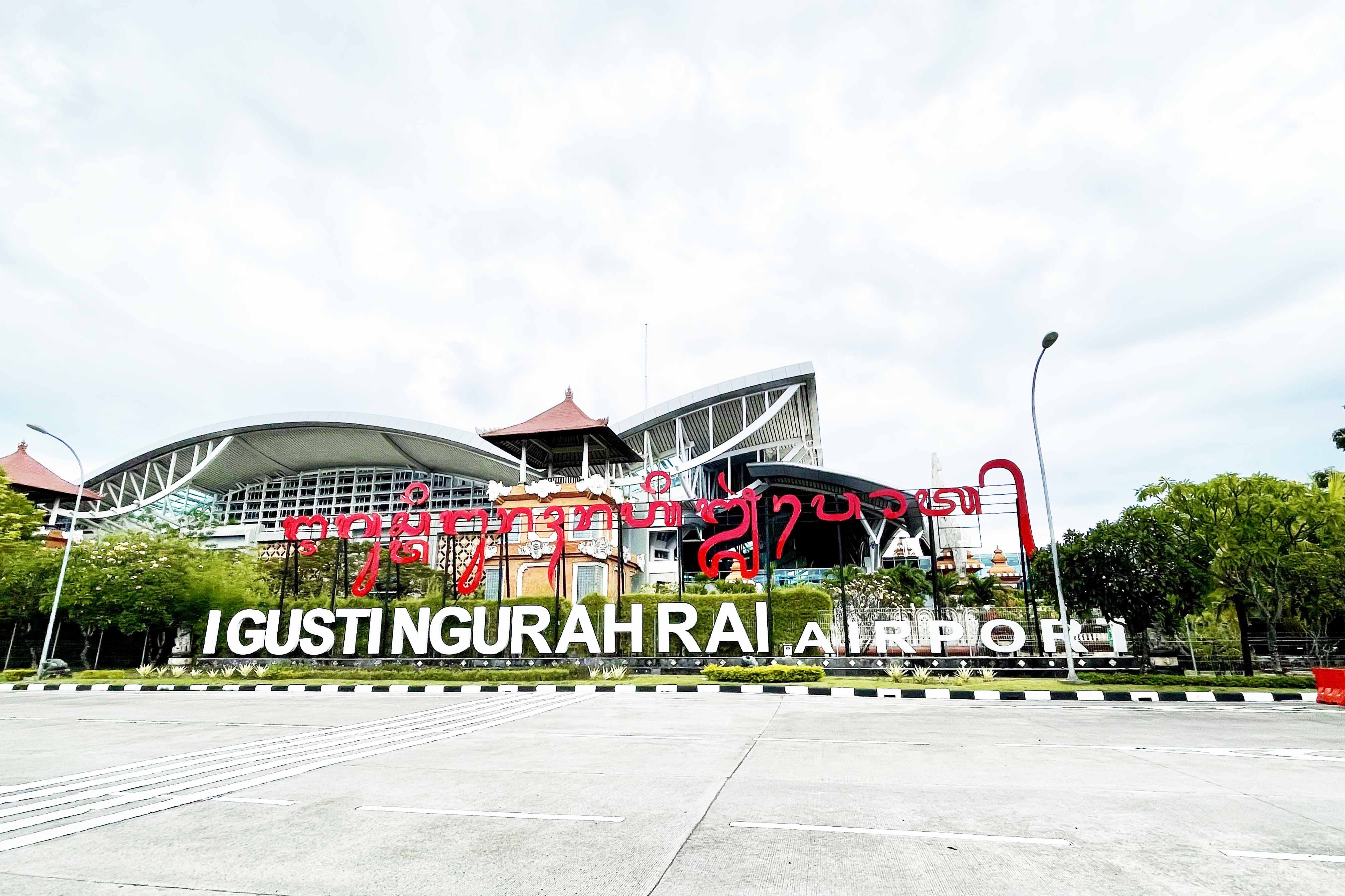 108 Penerbangan di Bandara Ngurah Rai Batal Terbang Gara-Gara Erupsi Gunung Anak Krakatau