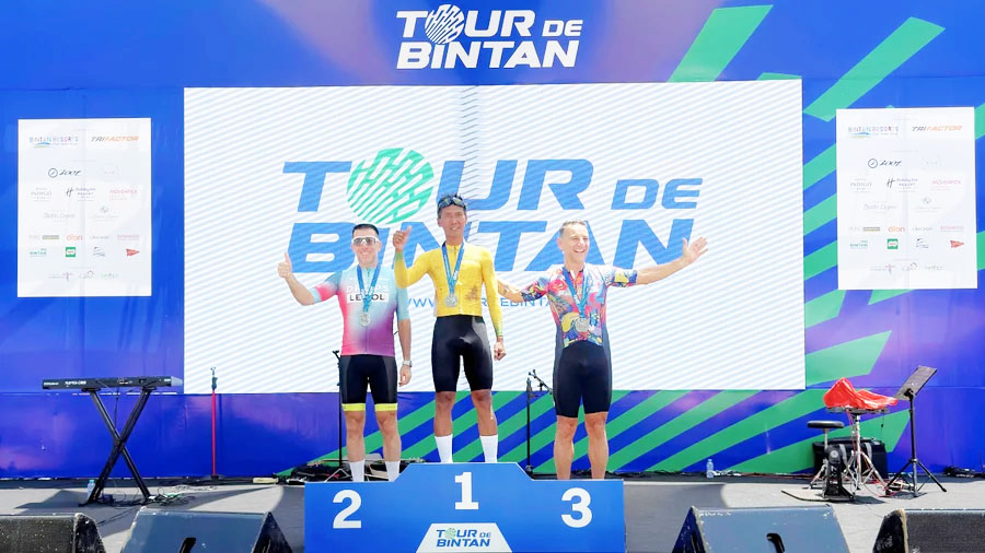 Pembalap Komunitas King Banana Cycling, Jawa Timur Sapu Jalanan Tour de Bintan, Juarai Kategori Grand Fondo Challenge 50-54 Male