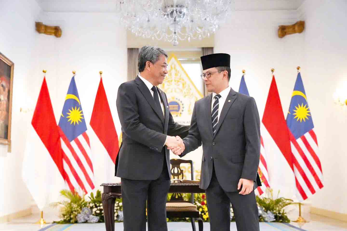 Menlu Malaysia Tertarik Buka Peluang Kerja Bagi Perawat Indonesia