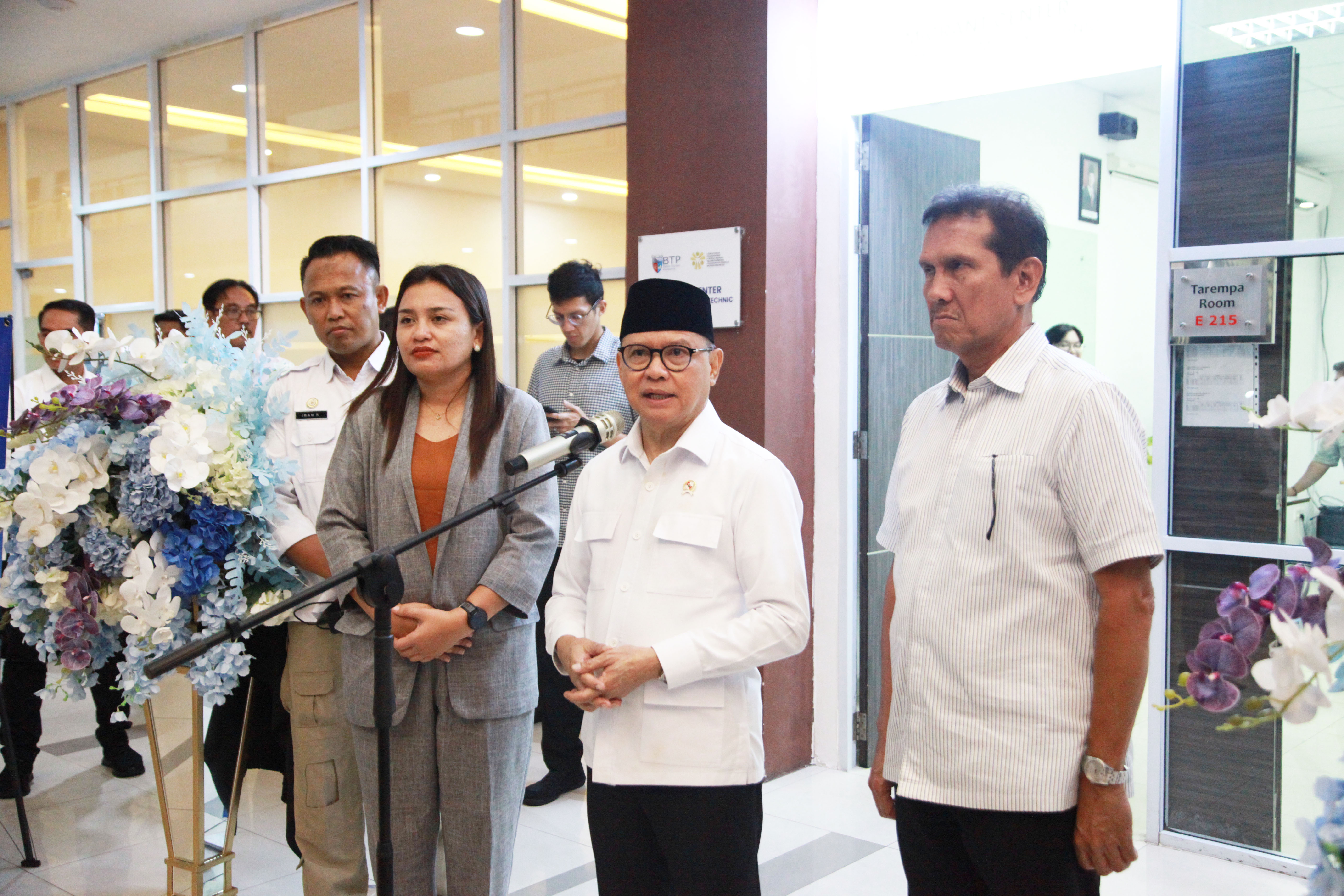 Menteri P2MI Resmikan Migrant Center Politeknik Pariwisata Batam (BTP)
