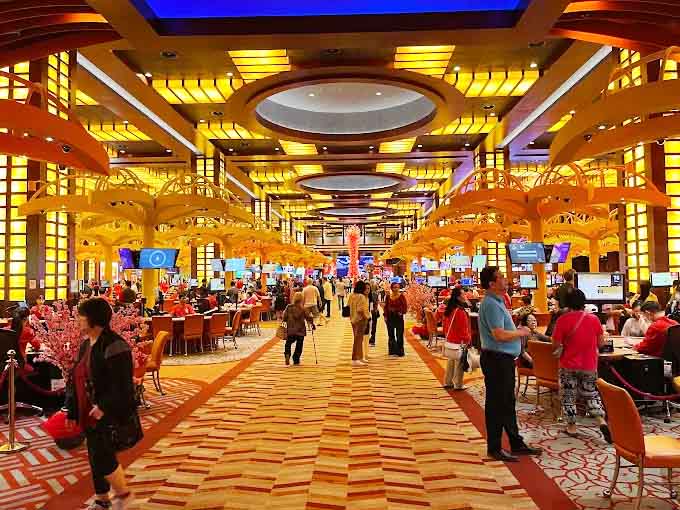 Diduga Gunakan Uang Palsu, Pengusaha Indonesia Ditangkap Di Kasino Resorts World Sentosa